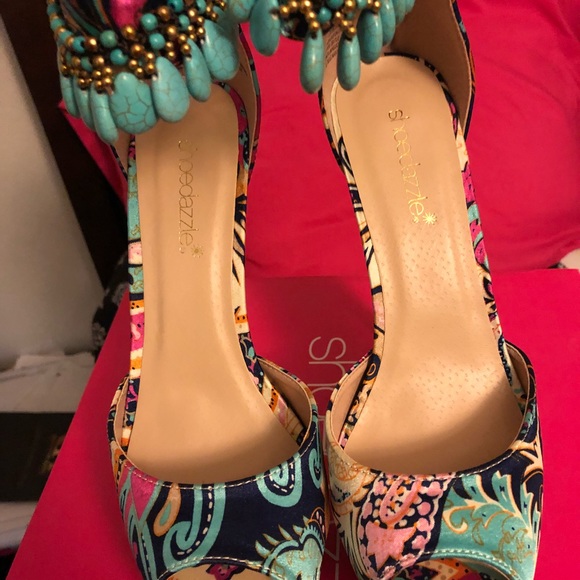 Shoes - Picture 2 of 3